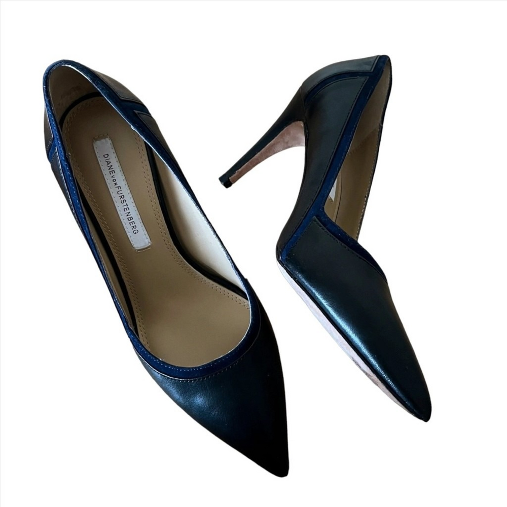 Diane von Furstenberg Black and Navy Heel